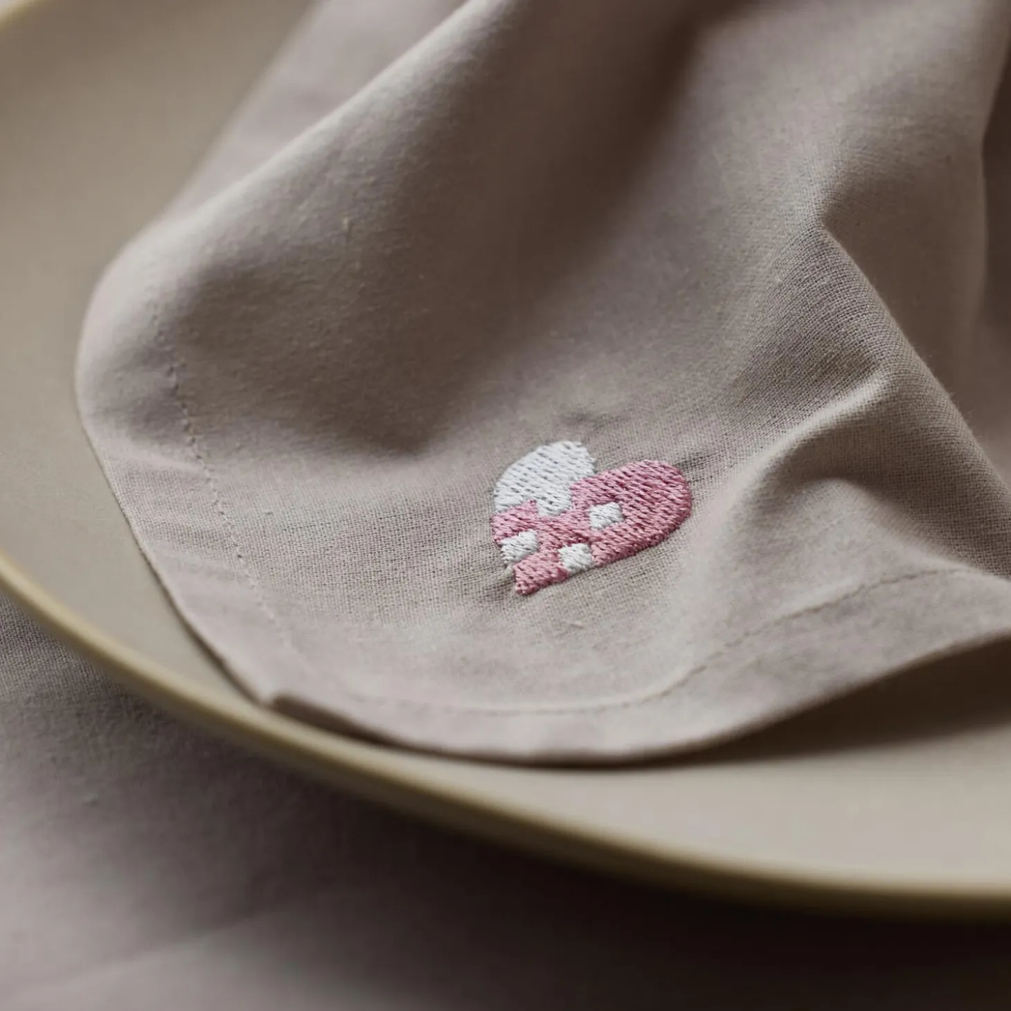 Christmas Hearts Embroidery Tøyservietter, rose