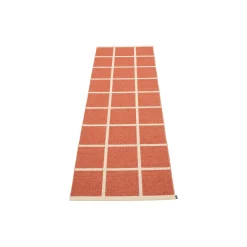 Criss, brick