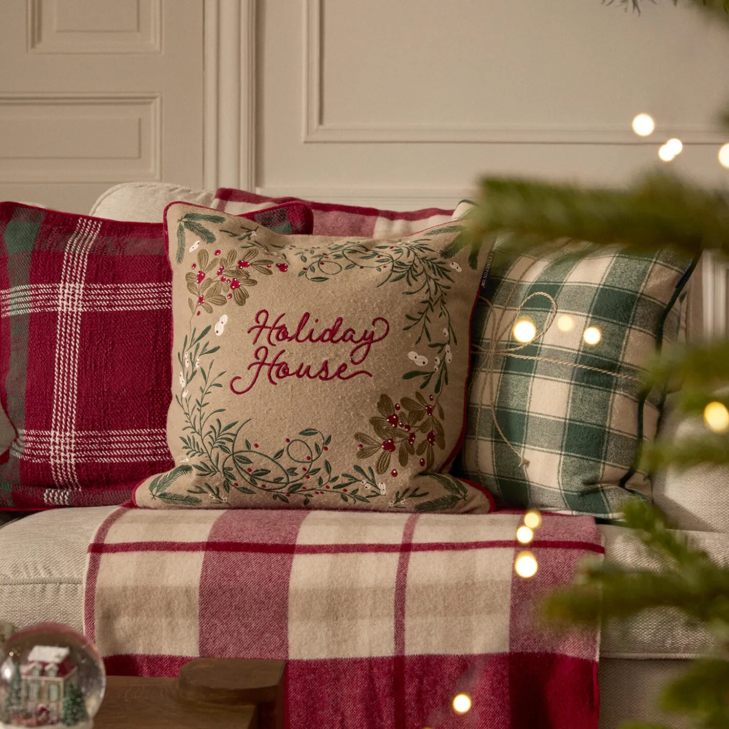 Holiday House Pillow Cover, beige multi