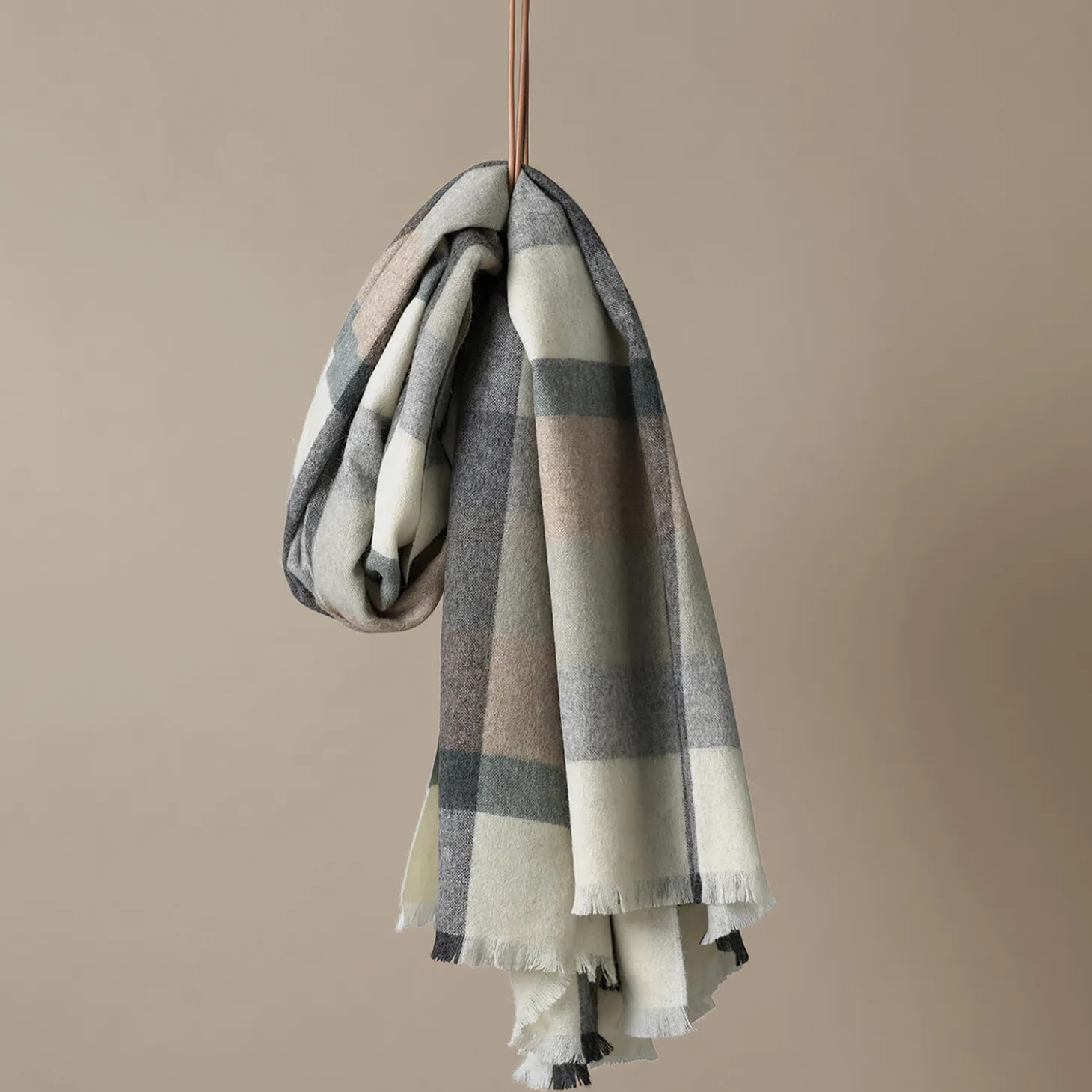 Intersection pledd, camel/white/grey