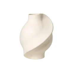 Pirout vase 02, raw white
