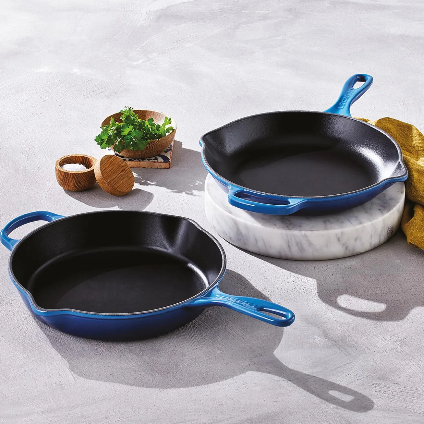 Signature støpejern dyp stekepanne Ø 26 cm, azure blue