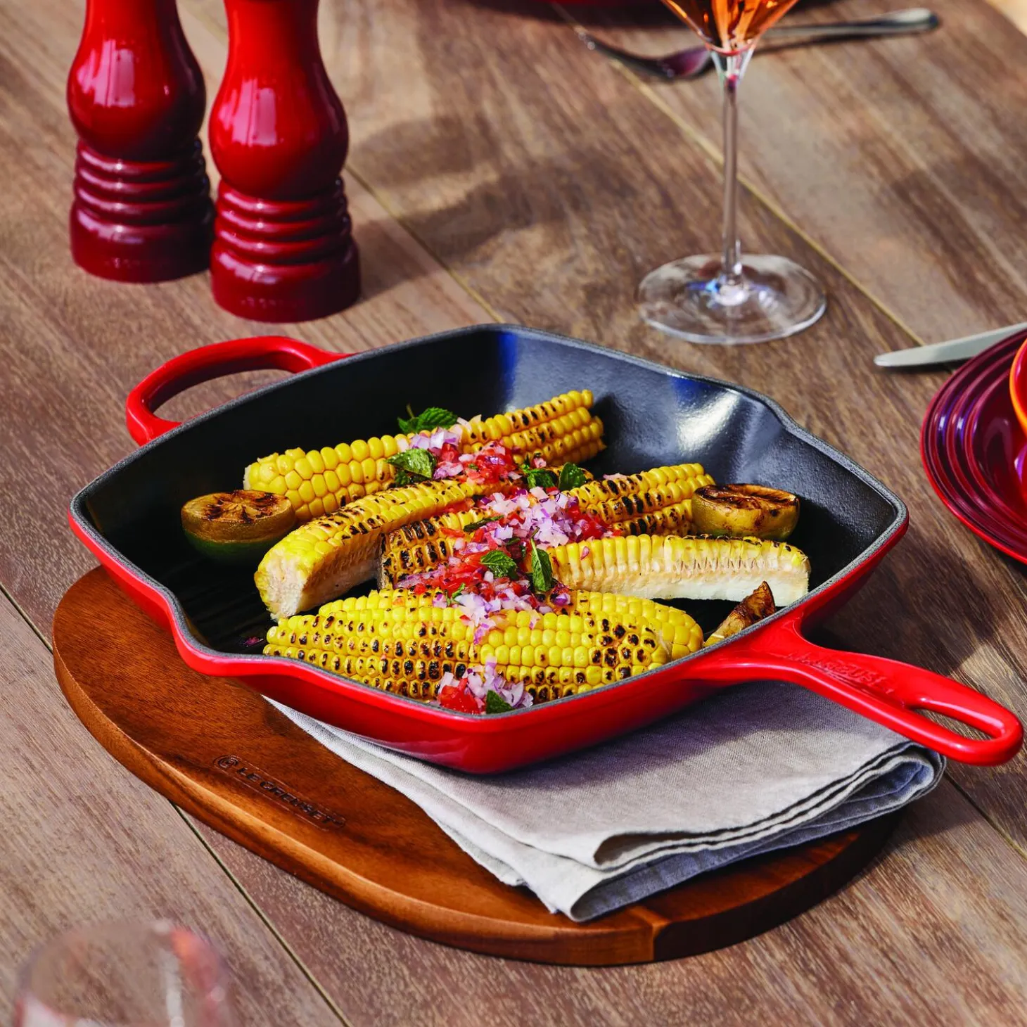Signature støpejern kvadratisk grillpanne 26 cm, cerise