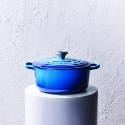 Signature støpejern rund gryte Ø 26 cm, azure blue