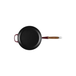 Signature støpejern stekepanne med trehåndtak Ø 28 cm, garnet