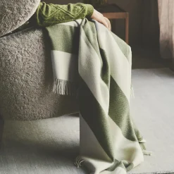 The Sweater Throw, 07802 green